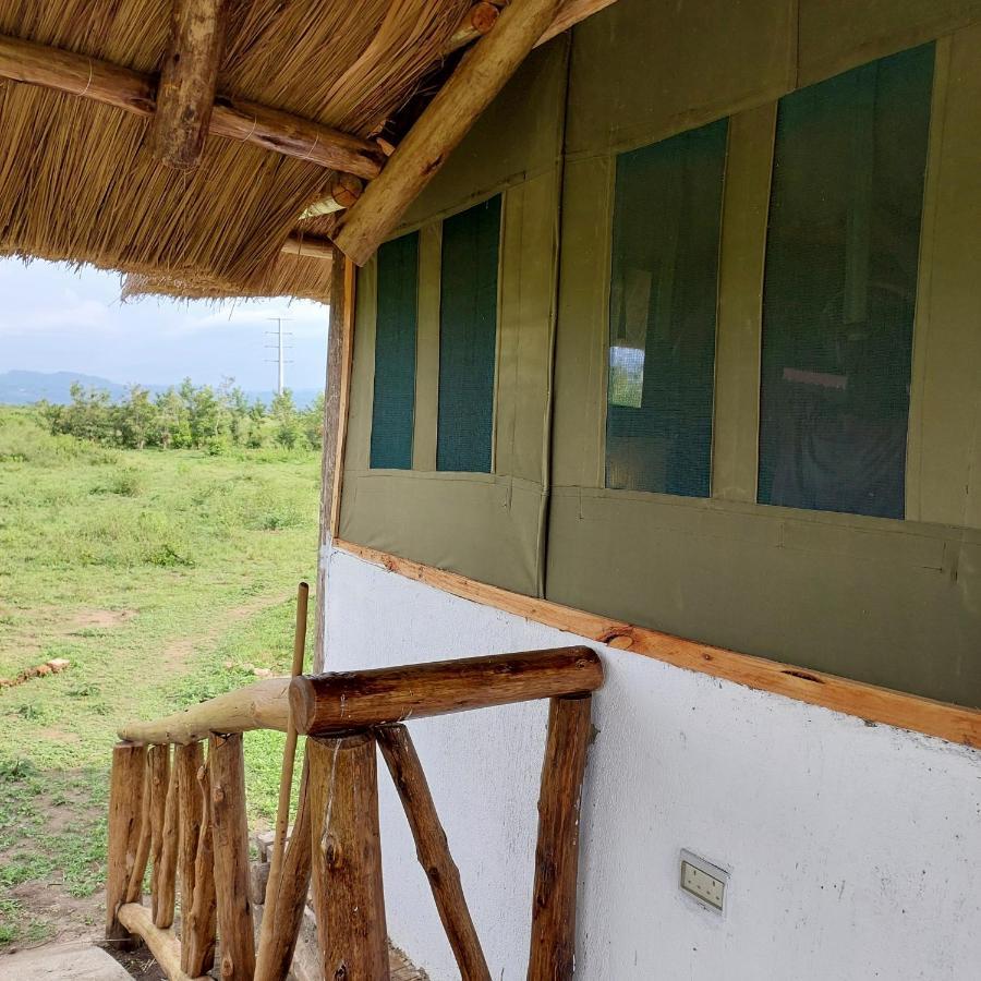 Songbird Safari Lodge & Campsite Katunguru Ngoại thất bức ảnh