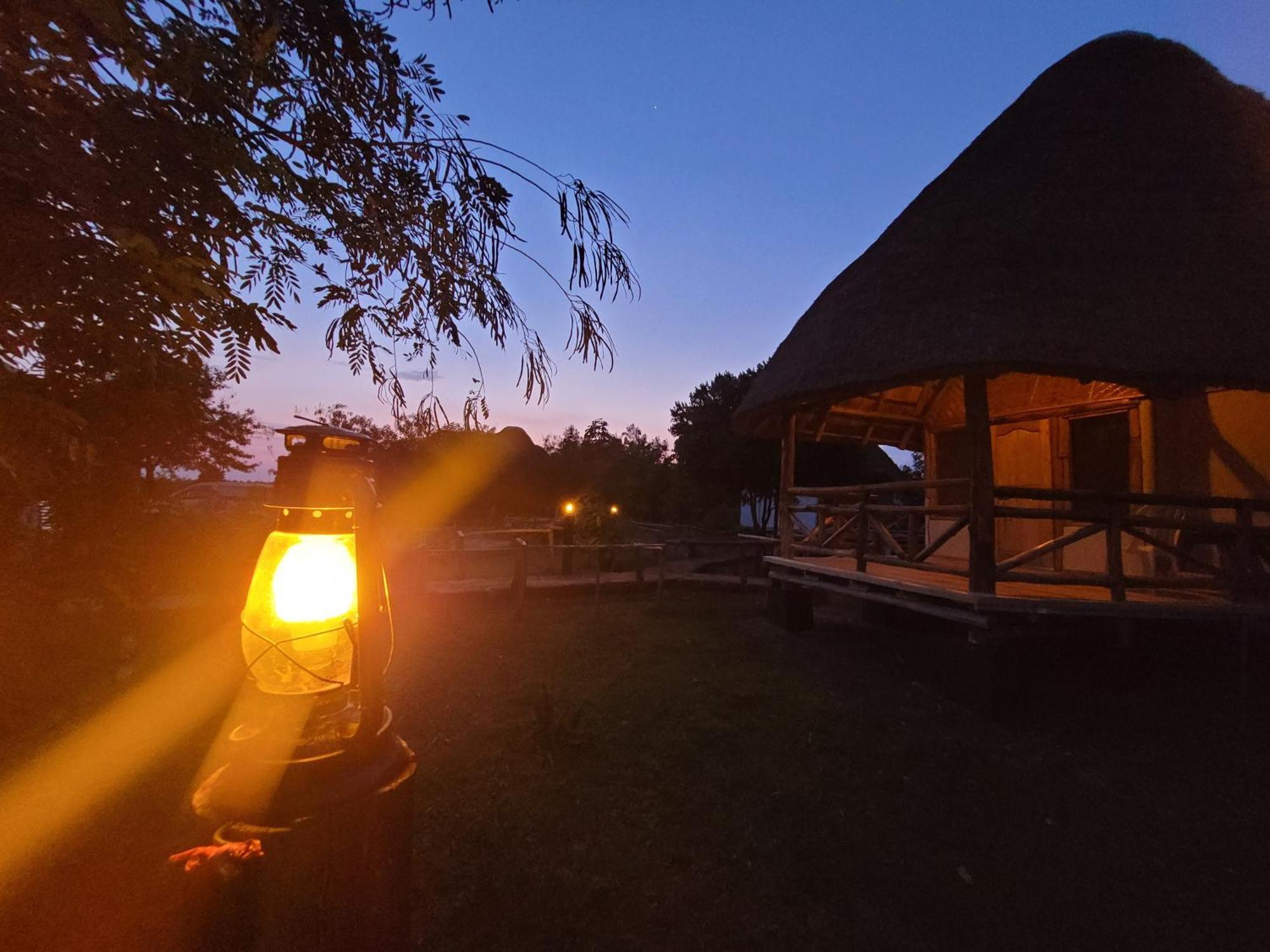 Songbird Safari Lodge & Campsite Katunguru Ngoại thất bức ảnh