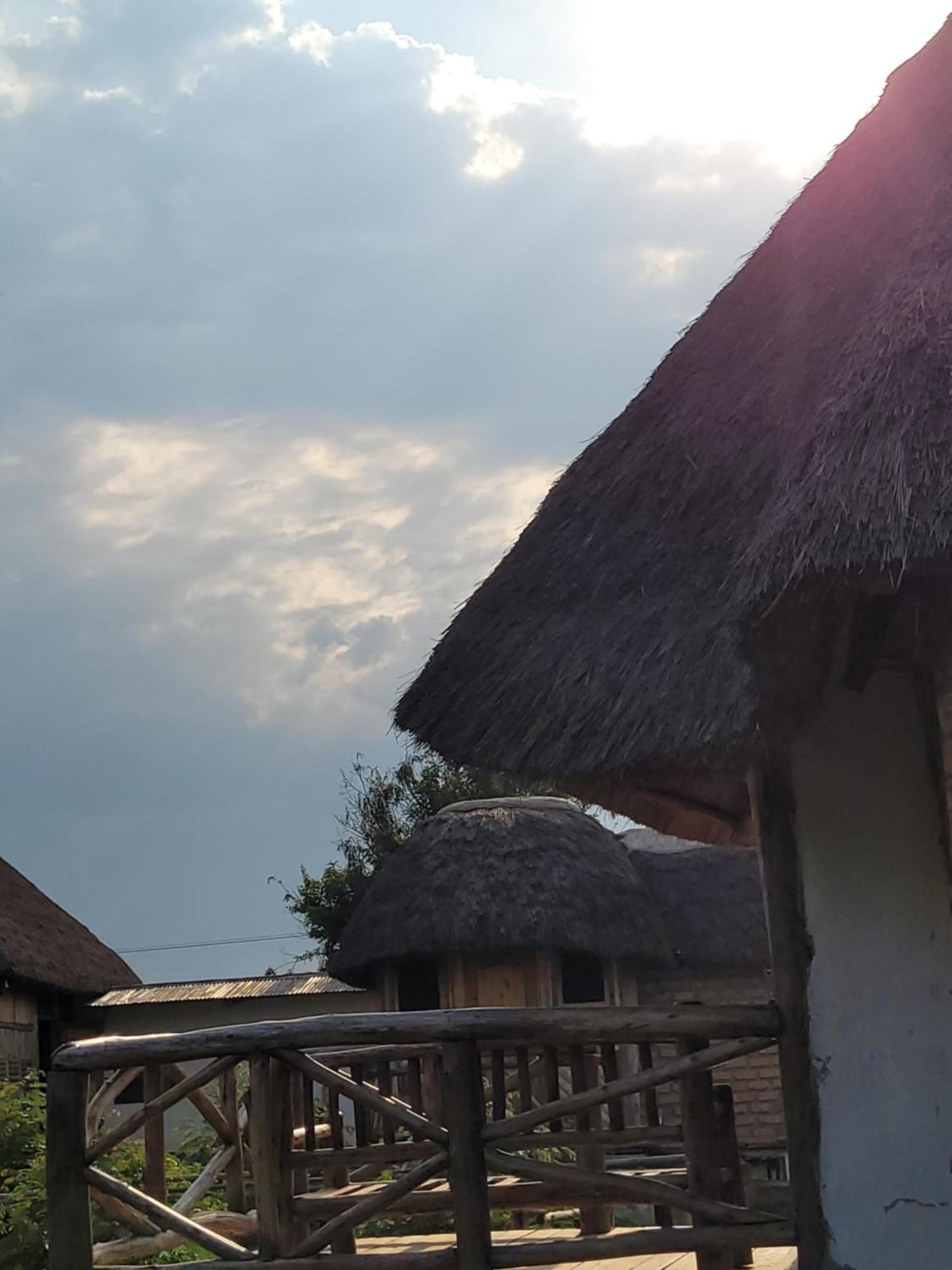 Songbird Safari Lodge & Campsite Katunguru Ngoại thất bức ảnh