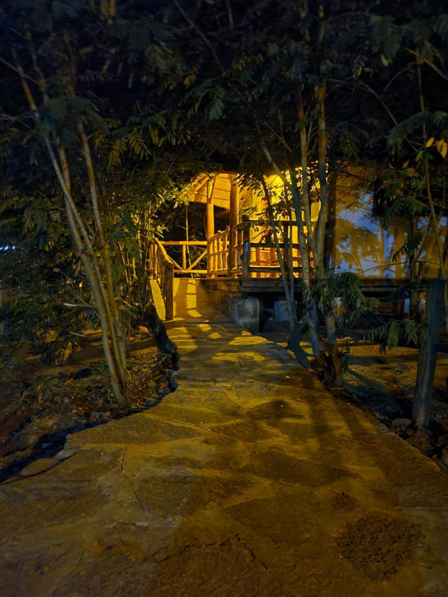 Songbird Safari Lodge & Campsite Katunguru Ngoại thất bức ảnh